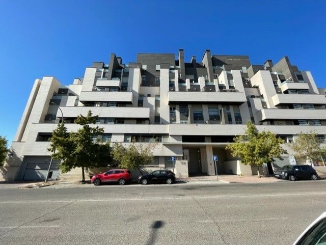 Exterior view of Attic for sale in  Madrid Capital  with Heating, Storage room and Community pool