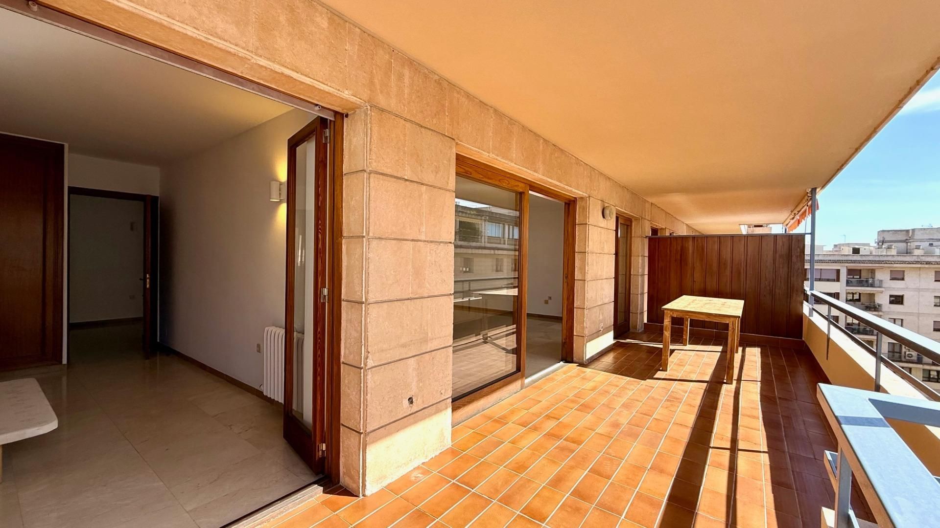 Terrassa de Pis de lloguer en  Palma de Mallorca amb Aire condicionat i Terrassa