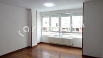 Sala d'estar de Pis de lloguer en Santander amb Calefacció, Parquet i Terrassa