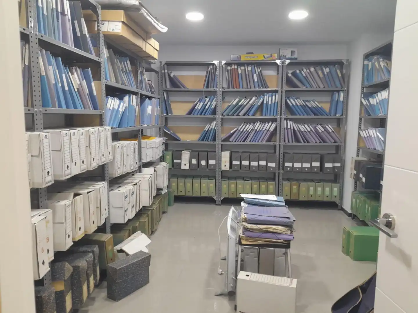 Office for rent in Jerez de la Frontera  with Air Conditioner