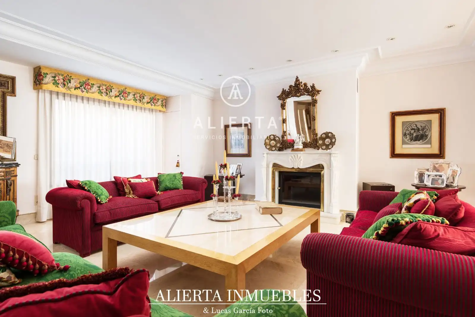 Sala d'estar de Casa adosada en venda en Zaragoza amb Aire condicionat, Calefacció i Traster