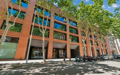 Vista exterior de Oficina de lloguer en  Barcelona Capital amb Aire condicionat i Terrassa