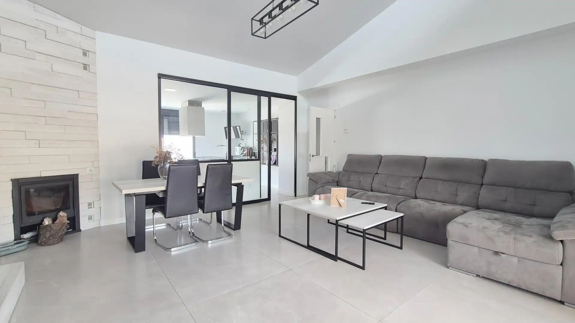 Sala de estar de Casa o chalet en venta en Carrascal de Barregas con Aire acondicionado, Calefacción y Jardín privado