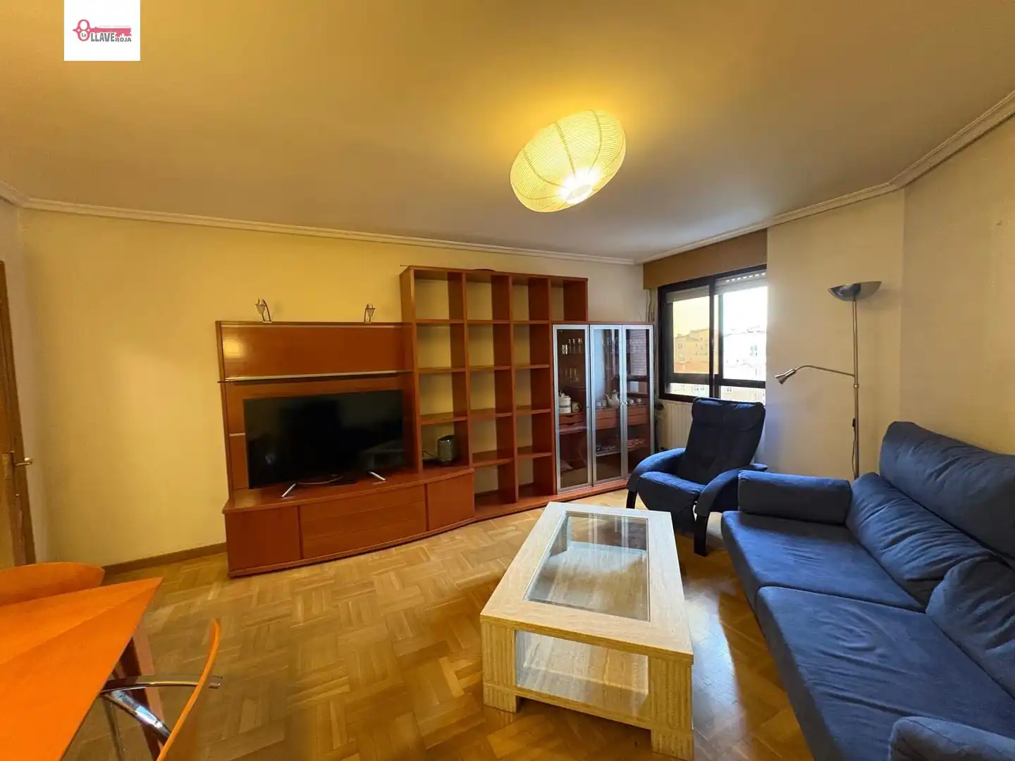 Sala d'estar de Pis en venda en Burgos amb Calefacció, Parquet i Traster