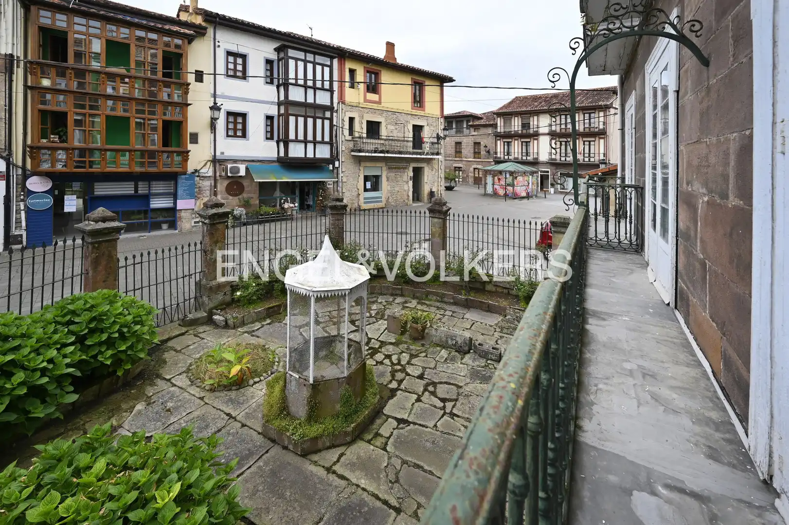 Terraza de Casa o chalet en venta en Cabezón de la Sal con Calefacción y Jardín privado