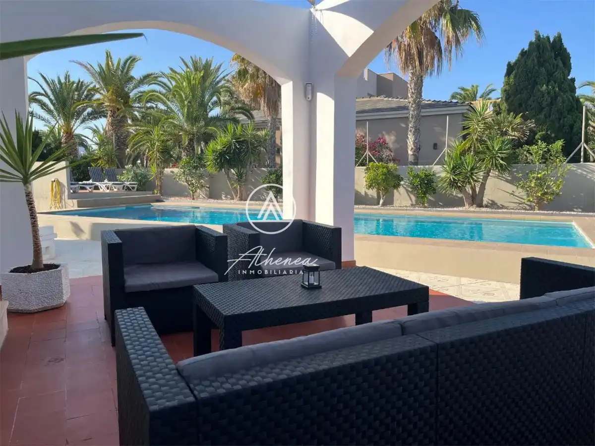 Terraza de Casa o chalet en venta en Roquetas de Mar con Aire acondicionado, Calefacción y Jardín privado