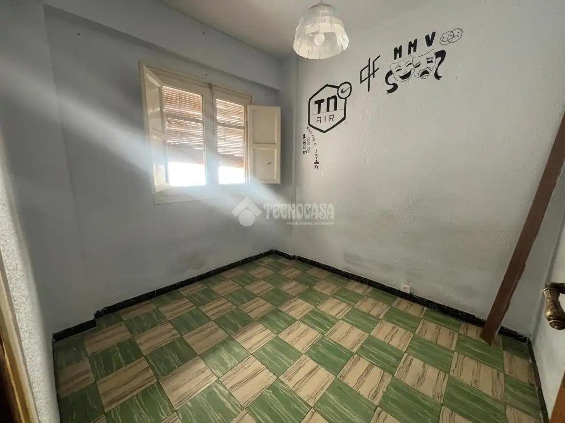 Flat for sale in Zaragoza  with Balcony