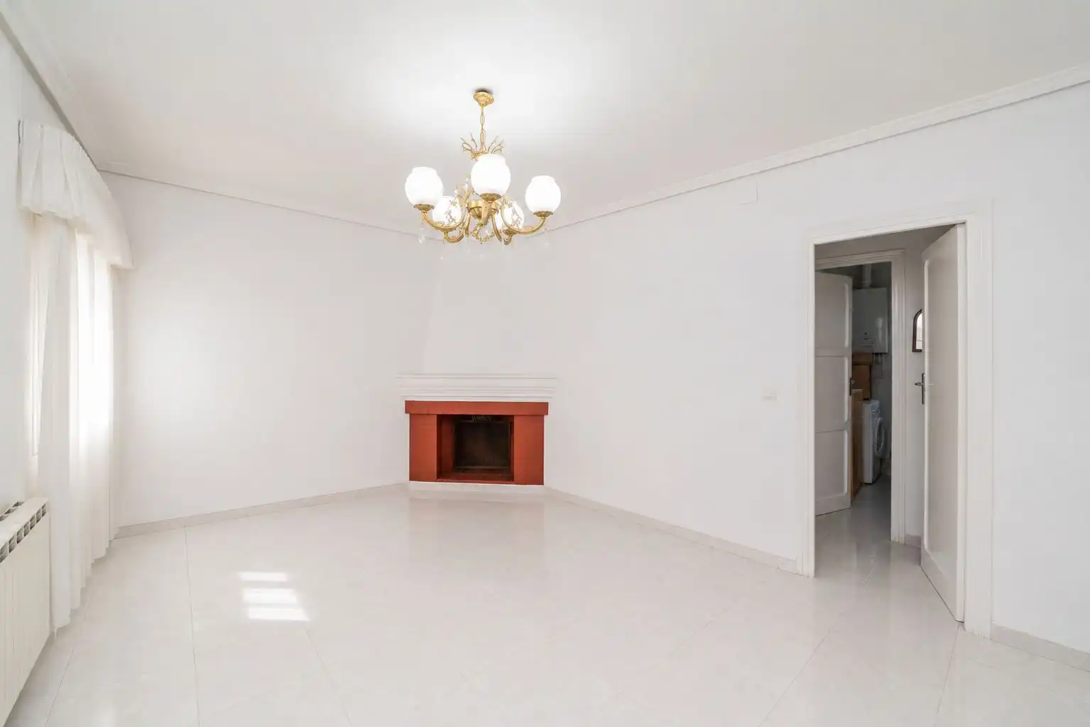 Sala d'estar de Casa o xalet en venda en Pozuelo de Alarcón amb Calefacció, Jardí privat i Terrassa