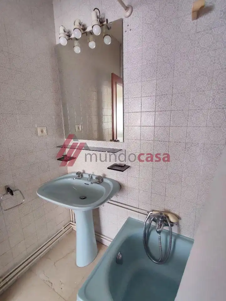 Baño de Piso de alquiler en Ferrol con Calefacción, Parquet y Terraza