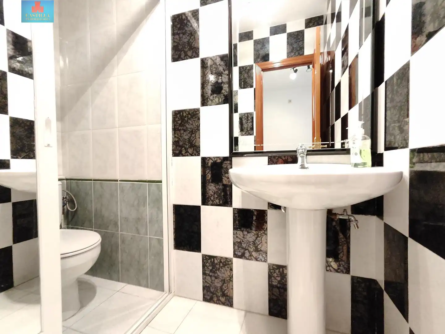 Baño de Casa o chalet en venta en Ávila con Calefacción, Terraza y Trastero
