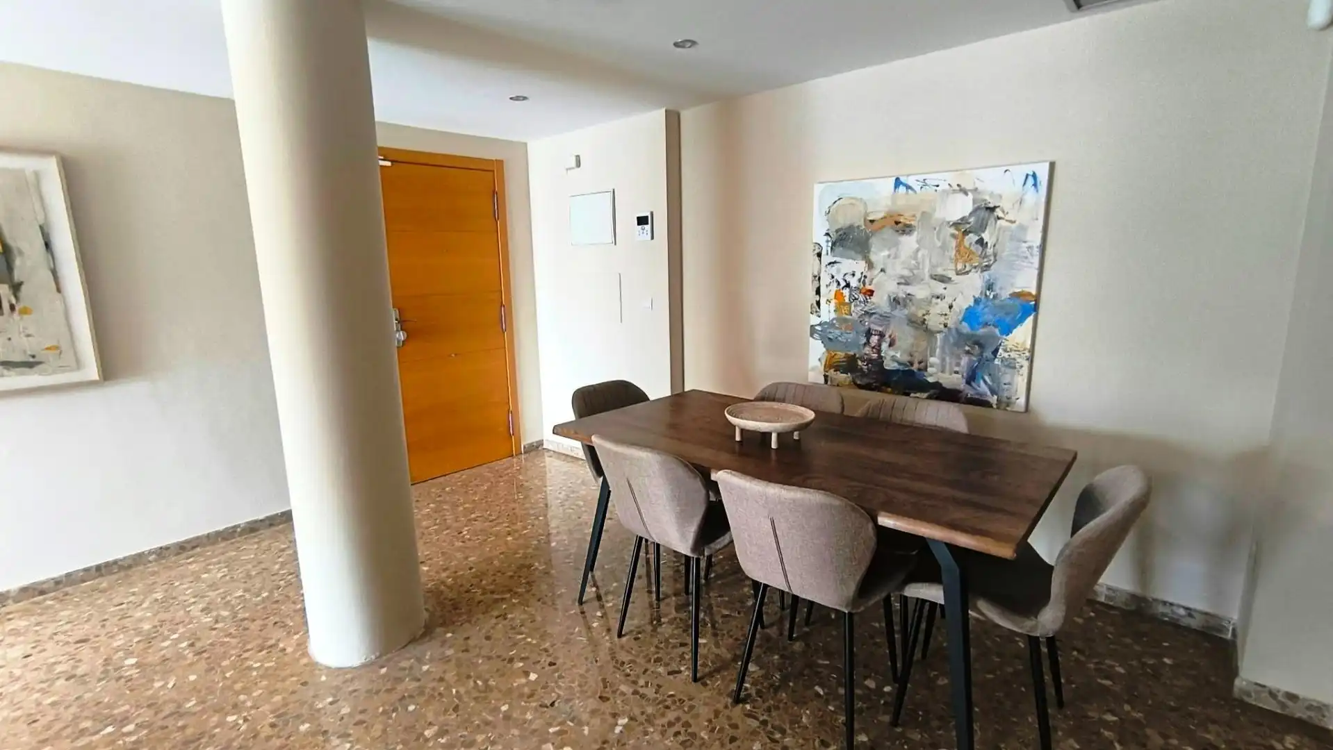 Flat with terrace for sale in Plaza San Jerónimo