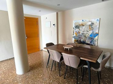 Flat with balcony for sale in Plaza San Jerónimo