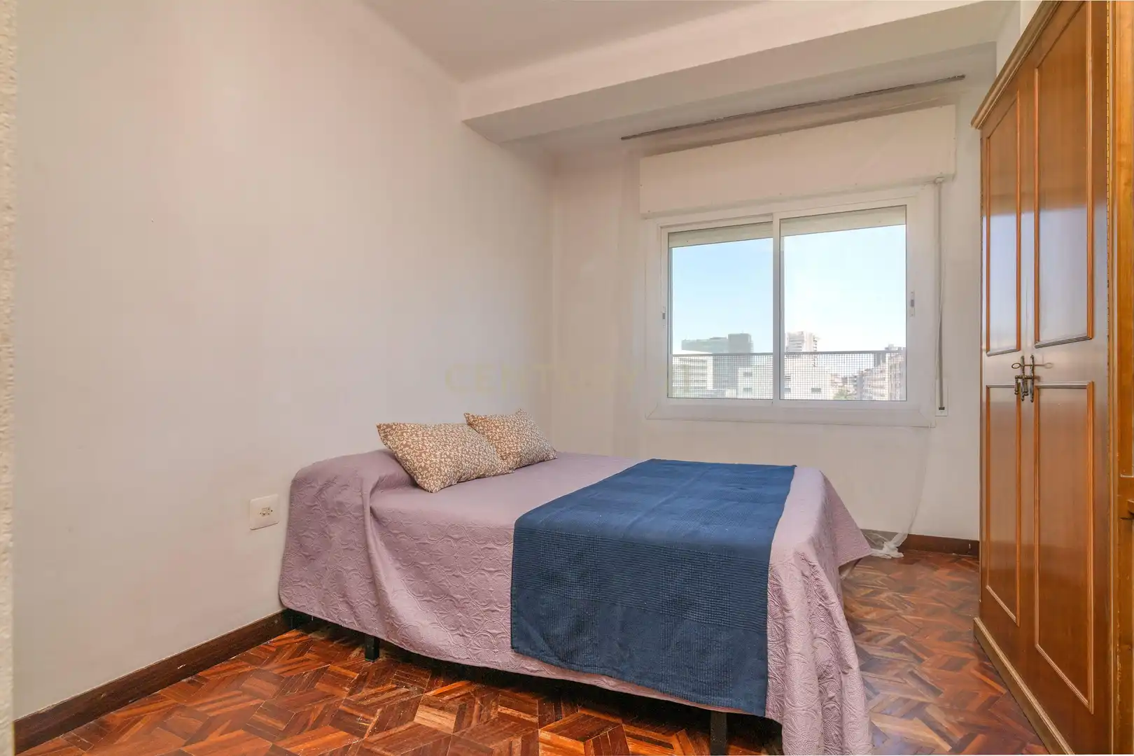 Schlafzimmer von Wohnung zum Verkauf in Barcelona mit Klimaanlage, Ofen und Mikrowelle