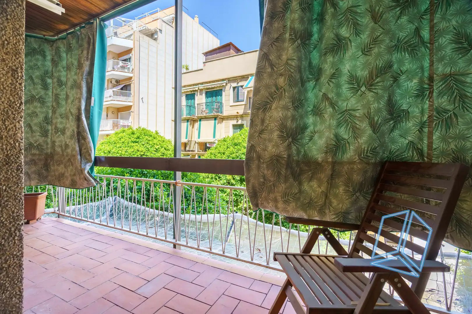 Terraza de Piso en venta en L'Hospitalet de Llobregat con Balcón