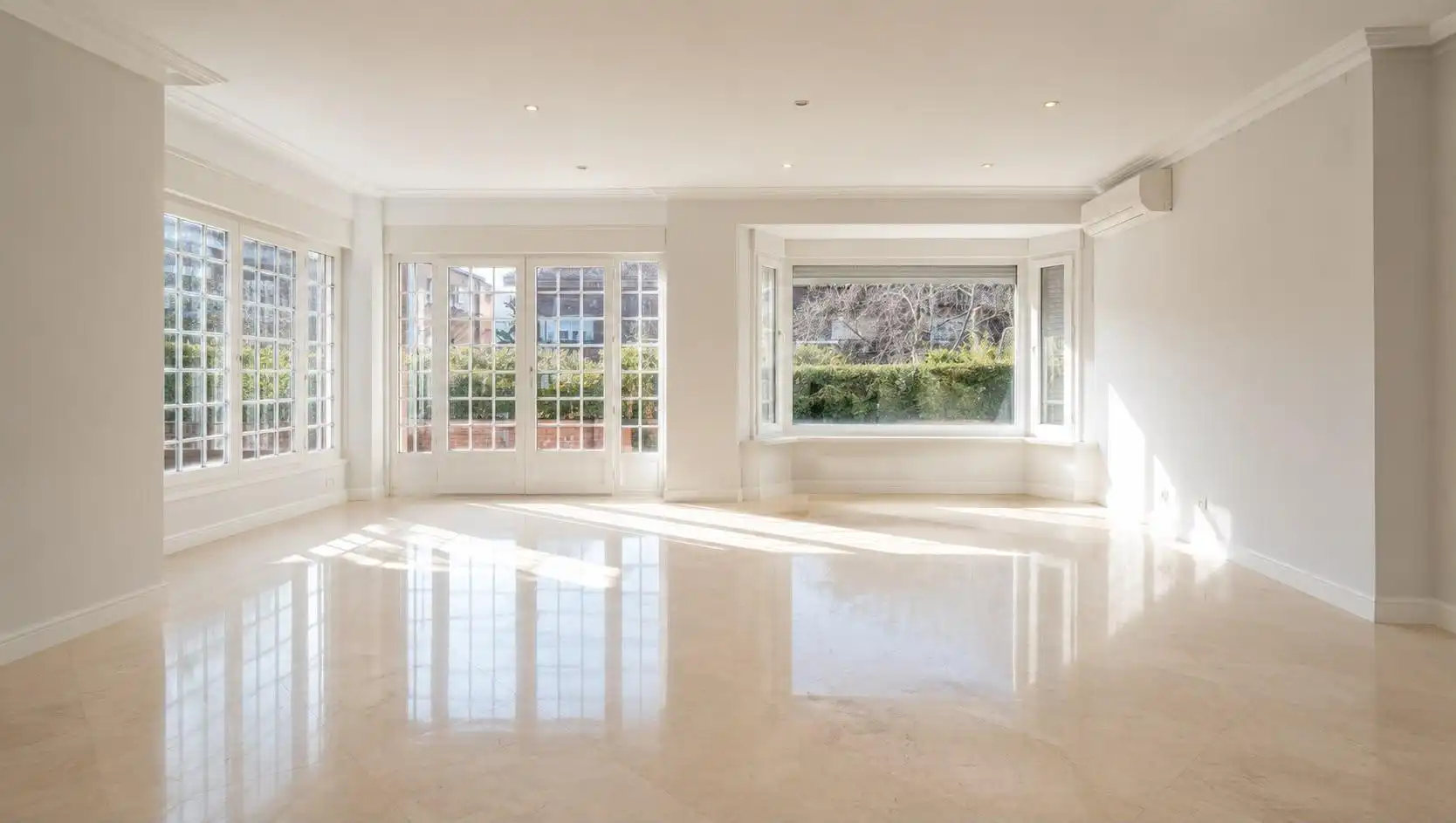 Living room of Detached homes for sale in Madrid  with Air Conditioner, Heating and Private garden