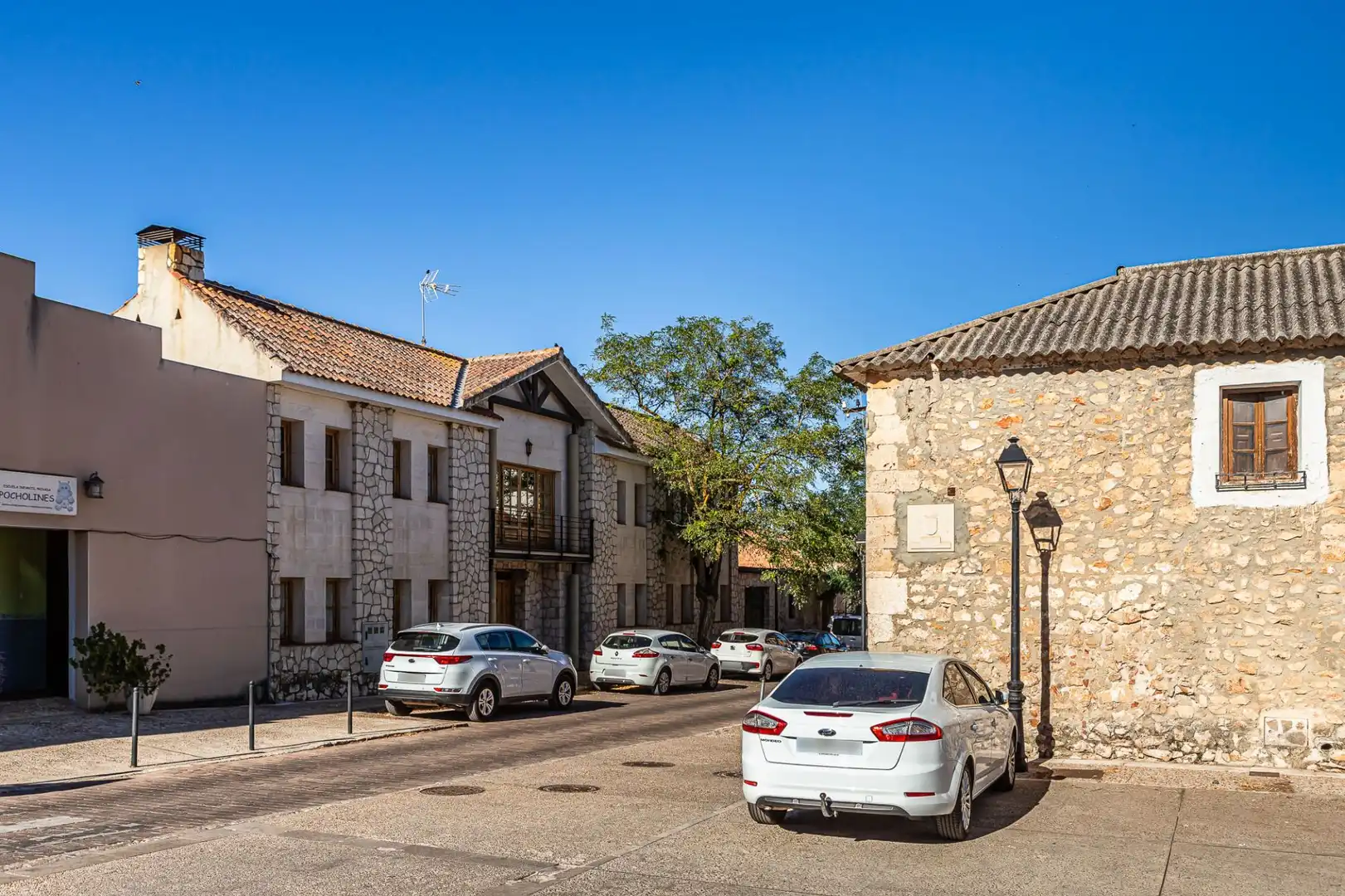 Vista exterior de Casa o xalet en venda en Nuevo Baztán amb Aire condicionat, Calefacció i Jardí privat