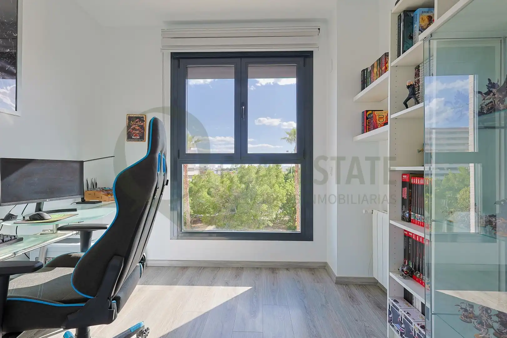 Habitación de Piso en venta en Alicante / Alacant con Jardín privado, Terraza y Trastero