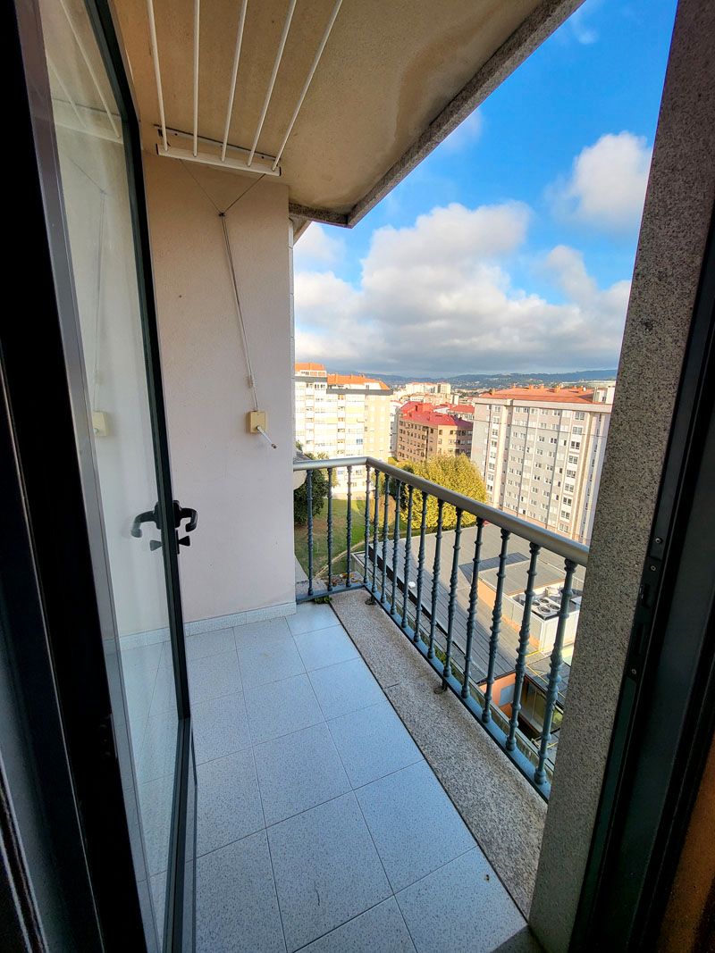 Terraza de Estudio de alquiler en Vigo  con Calefacción, Parquet y Amueblado