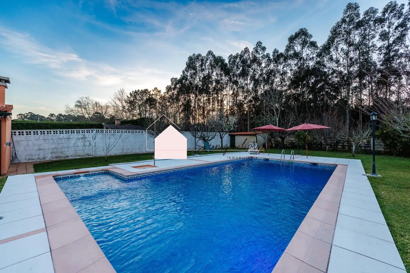 Schwimmbecken von Haus oder Chalet zum Verkauf in Tui mit Heizung, Abstellraum und Schwimmbad
