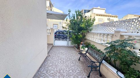 Casa renovada con piscina comunitaria, en la provincia de Alicante, en la ciudad de Orihuela Costa. 5 habitaciones | 103 m² | 2 ki, imatge 5