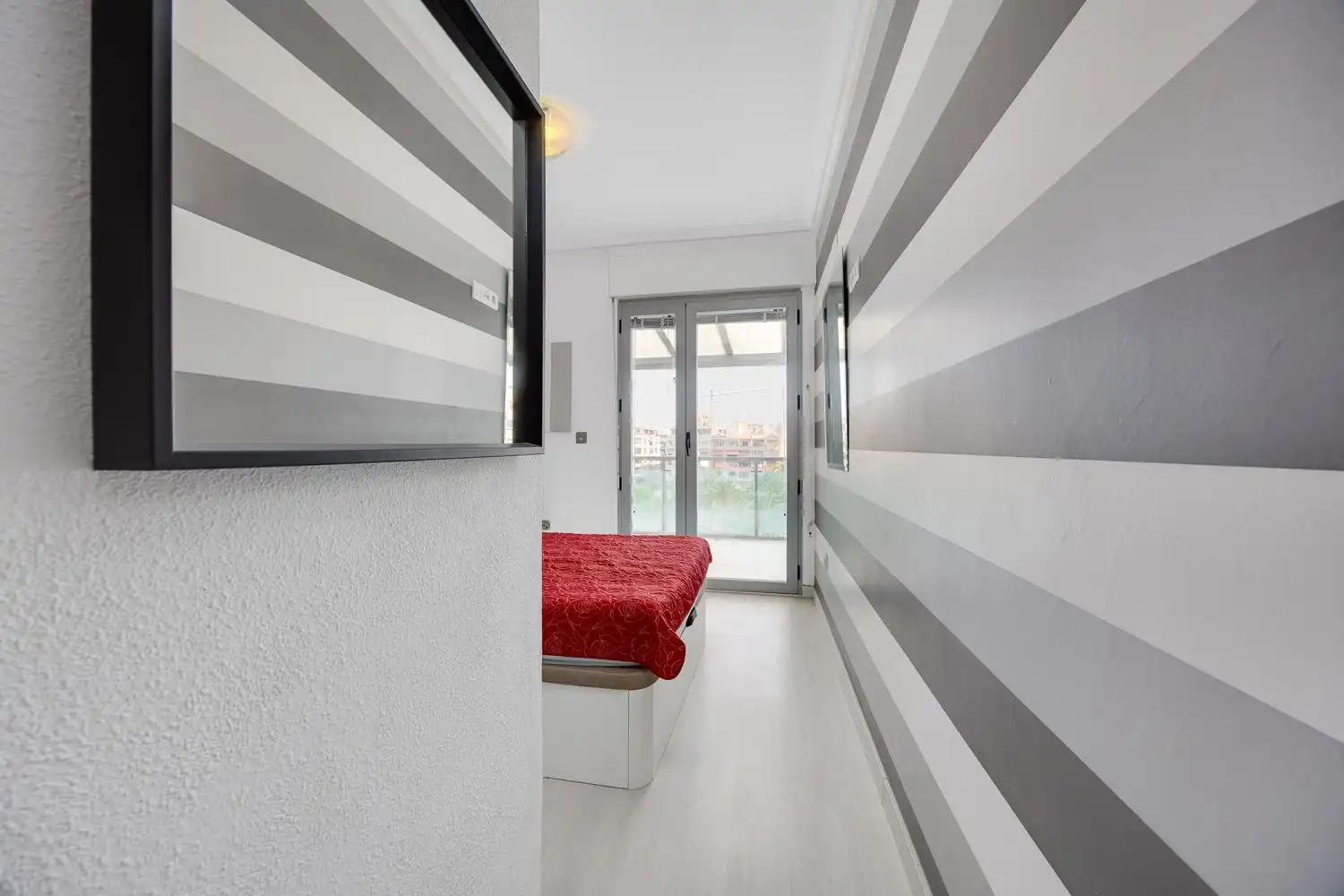 Habitación de Ático en venta en Torrevieja con Aire acondicionado, Terraza y Amueblado