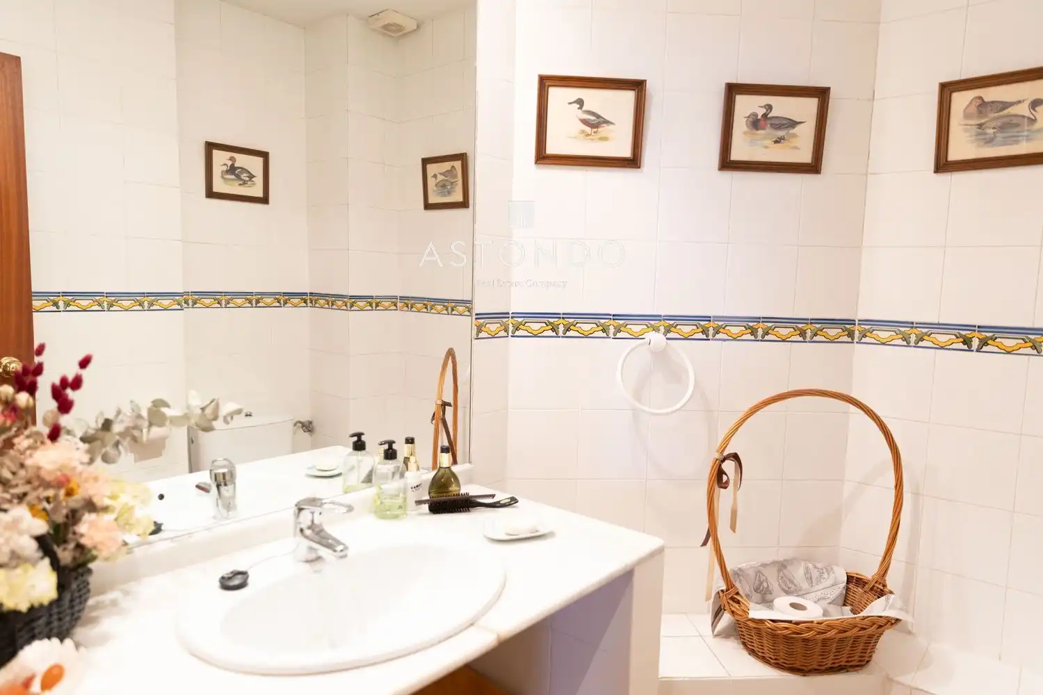 Bathroom of Houses for sale in Madrid  with Air Conditioner, Heating and Terrace
