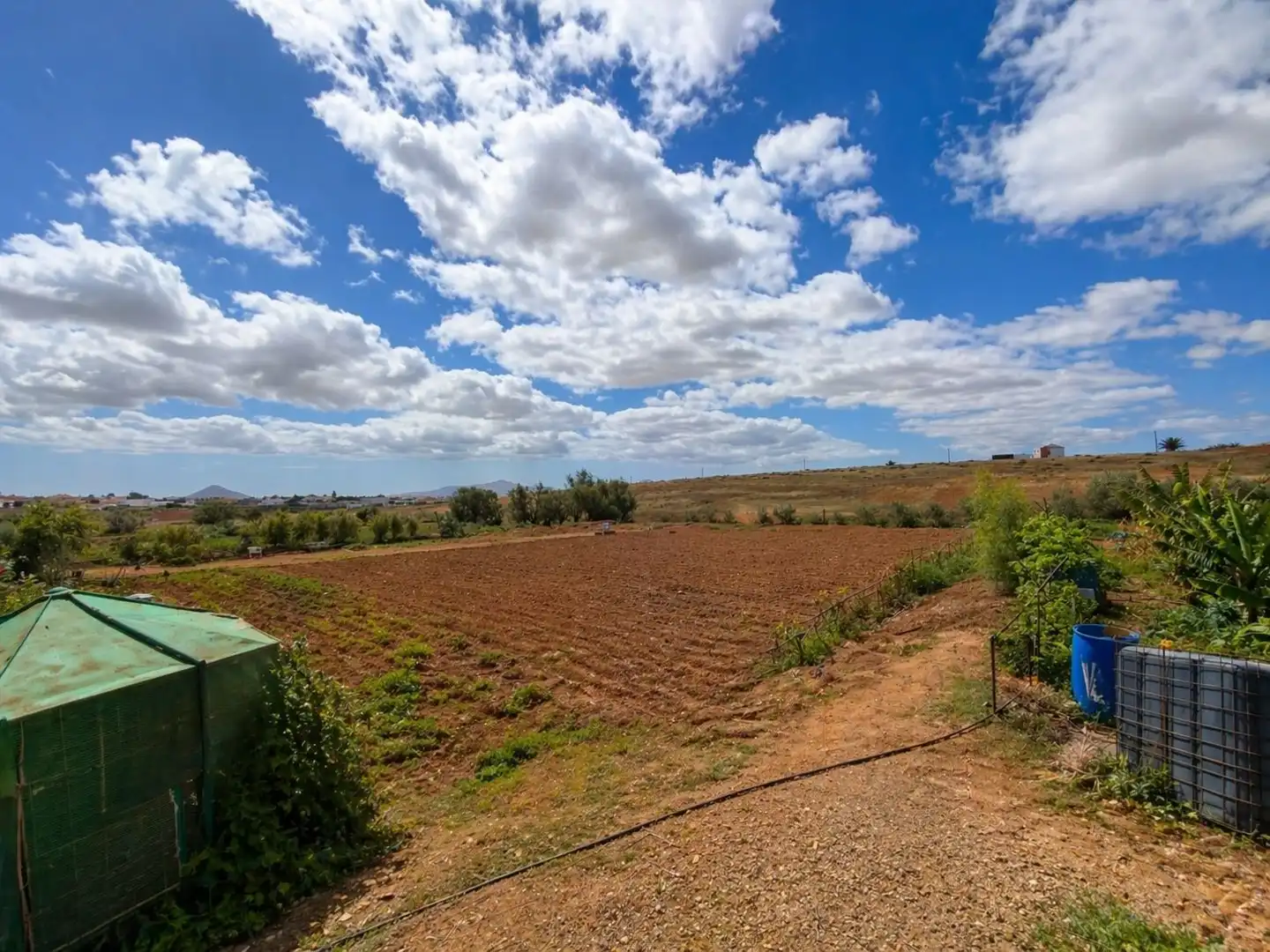 Country homes for sale in Antigua pueblo