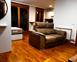 Sala d'estar de Apartament en venda en Santa Marta de Tormes amb Calefacció, Parquet i Terrassa