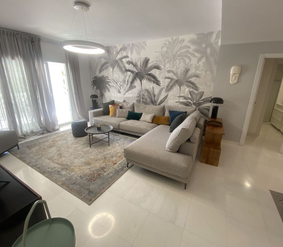 Living room of Flat for sale in Marbella  with Terrace, Furnished and Oven