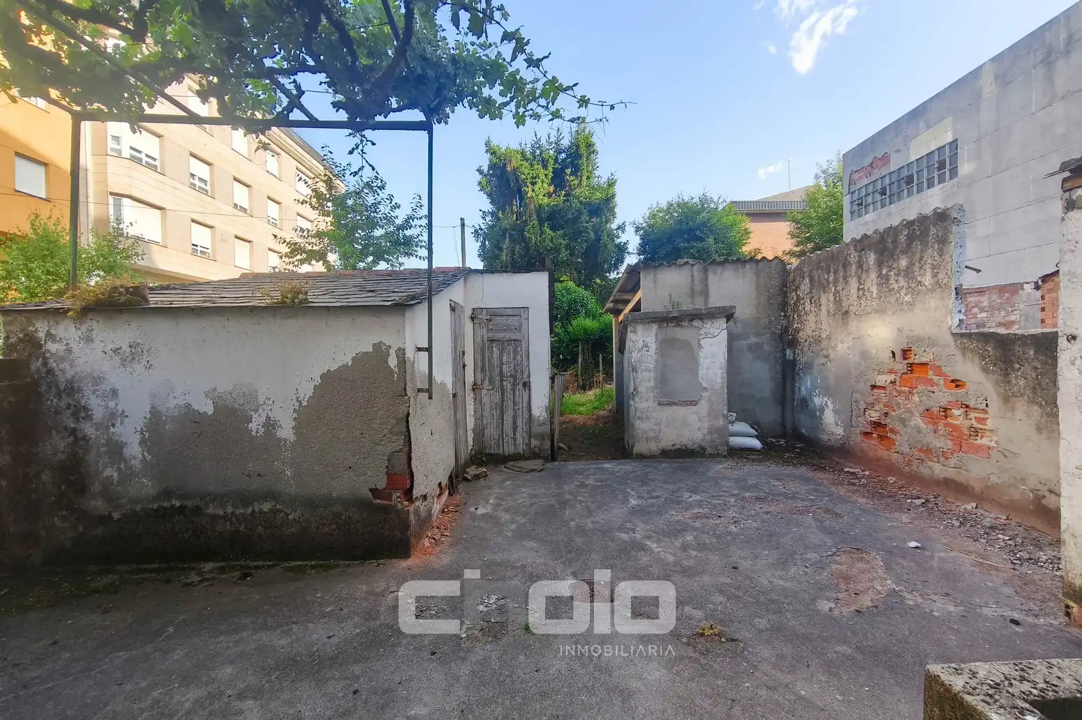 Vista exterior de Casa adosada en venta en Lugo con Trastero