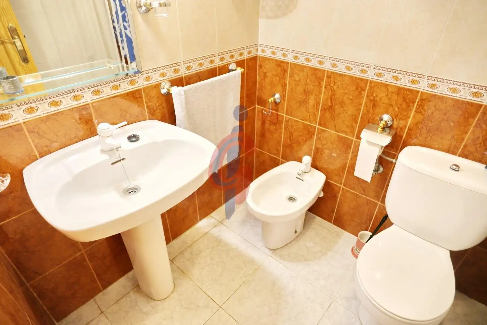 Bathroom of Apartments for sale in Guardamar del Segura  with Air Conditioner, Terrace and Furnished