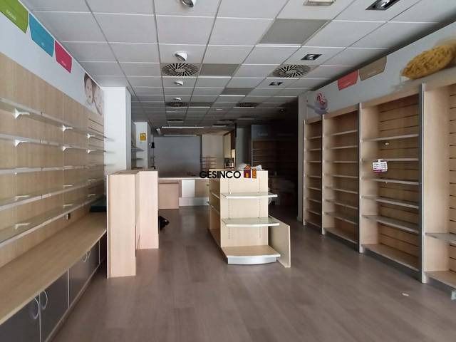 Local comercial en Venta en Sant Josep - Zona Hospital