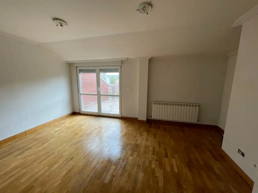 Sala de estar de Ático en venta en Palencia con Calefacción, Terraza y Trastero