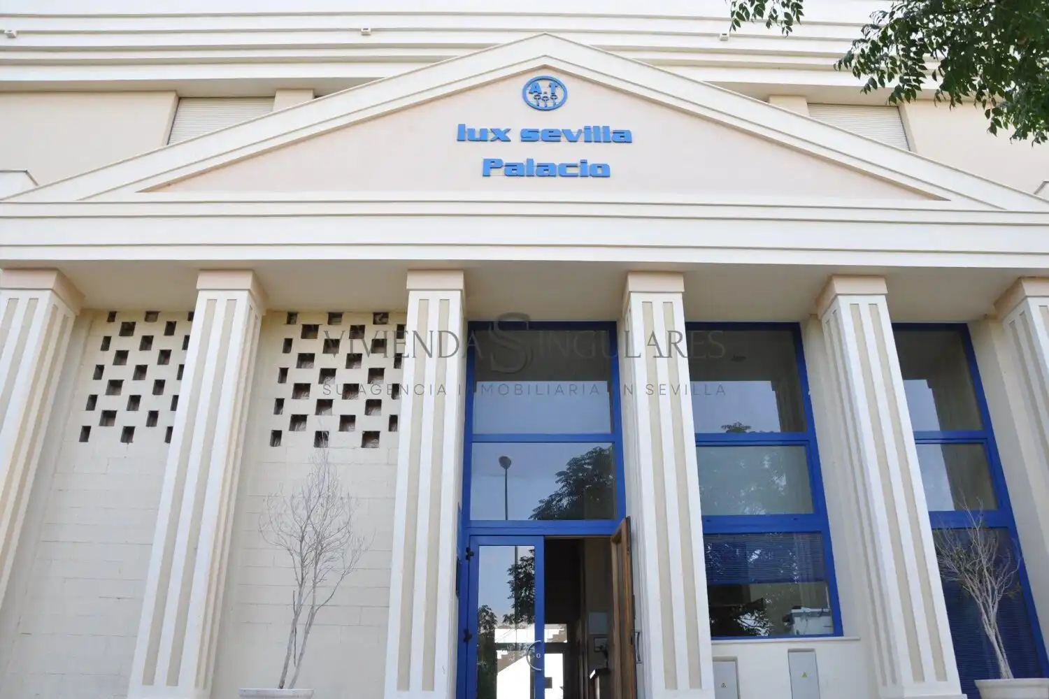 Vista exterior de Estudio en venta en Sevilla con Aire acondicionado, Calefacción y Jardín privado