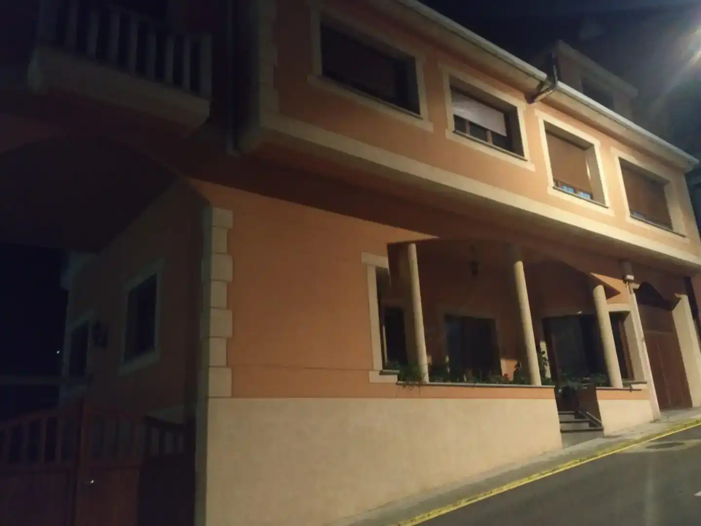 Vista exterior de Casa o chalet en venta en Burela con Parquet, Trastero y Amueblado