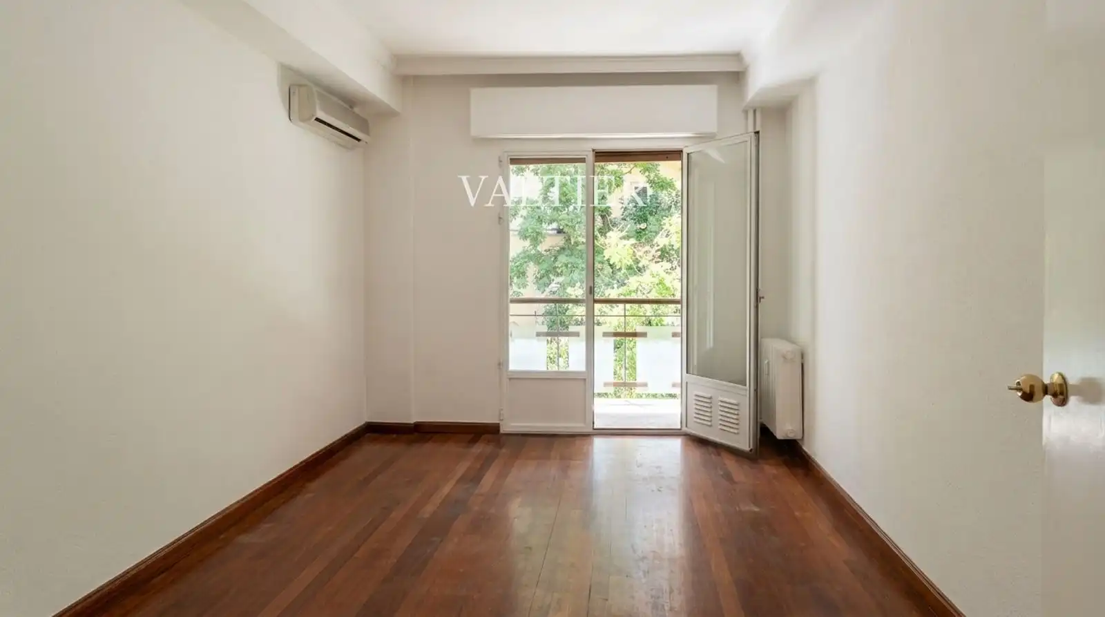 Bedroom of Flat for sale in Madrid  with Air Conditioner, Heating and Terrace