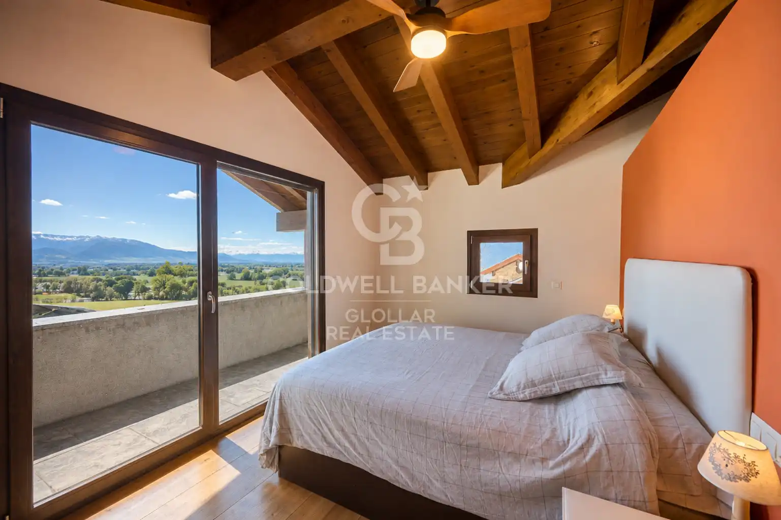 Dormitori de Casa o xalet en venda en Das amb Calefacció, Jardí privat i Parquet