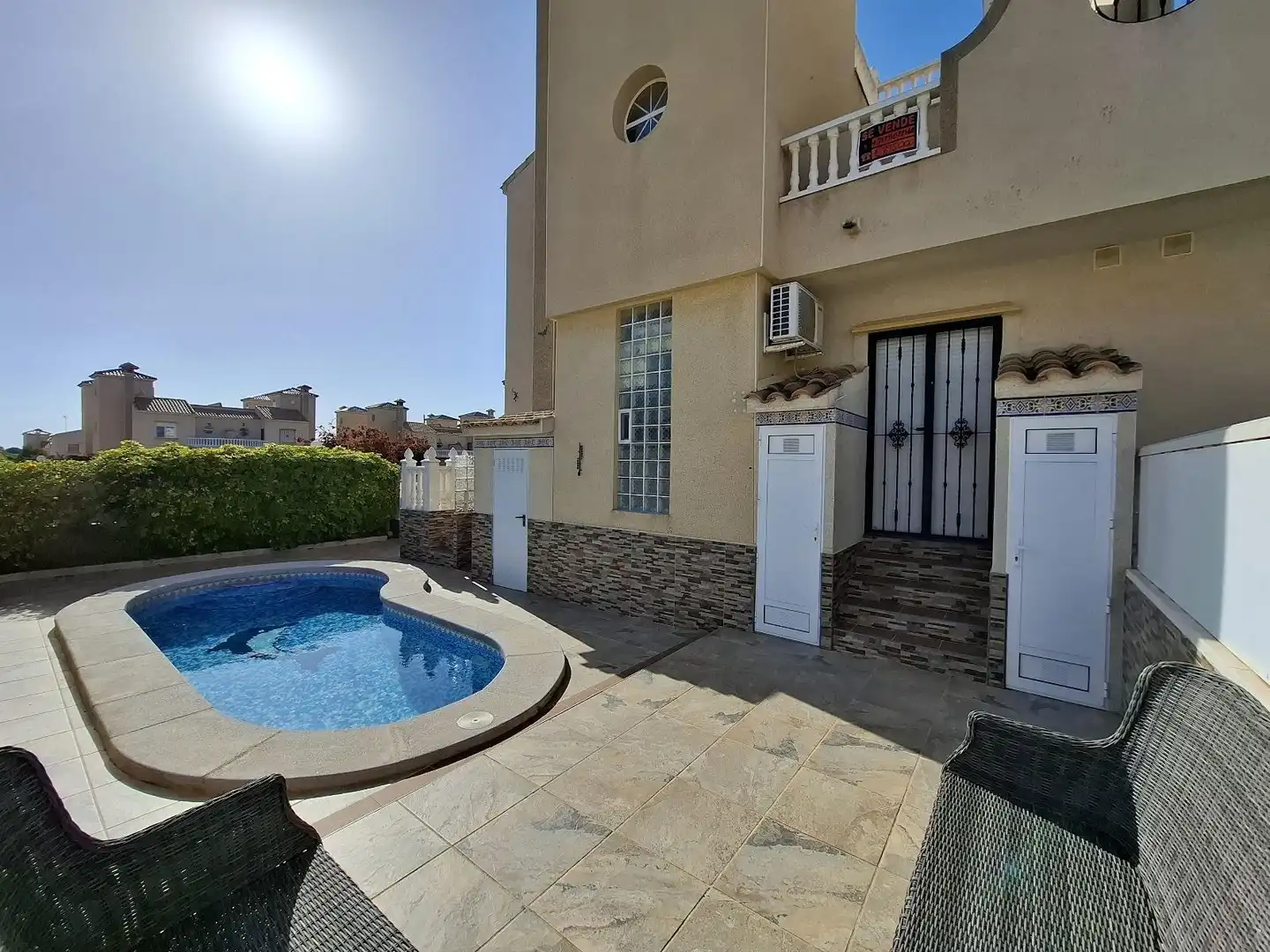 Casa aparellada amb terrassa en venda a Calle Calle Cabo de Gata