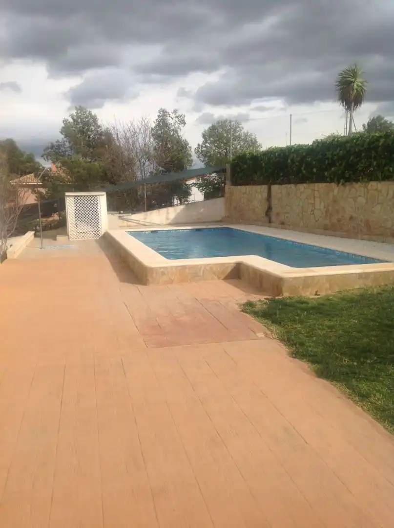 Swimming pool of Houses for rent in Chiva  with Air Conditioner, Heating and Terrace