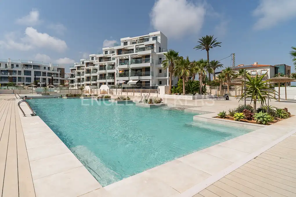 Schwimmbecken von Wohnung zur Miete in Dénia mit Klimaanlage, Heizung und Privatgarten