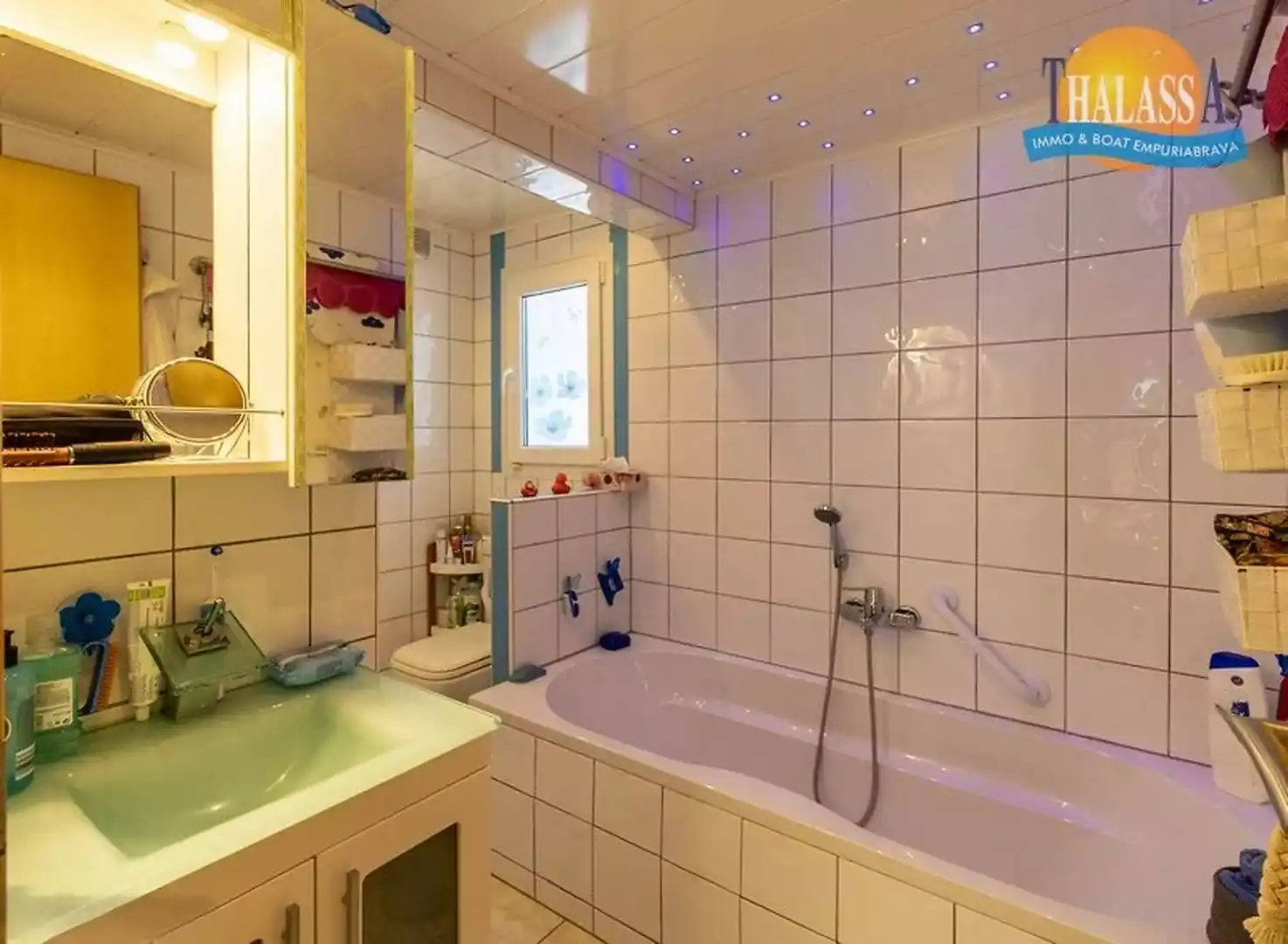 Bathroom of Houses for sale in Empuriabrava  with Air Conditioner and Furnished