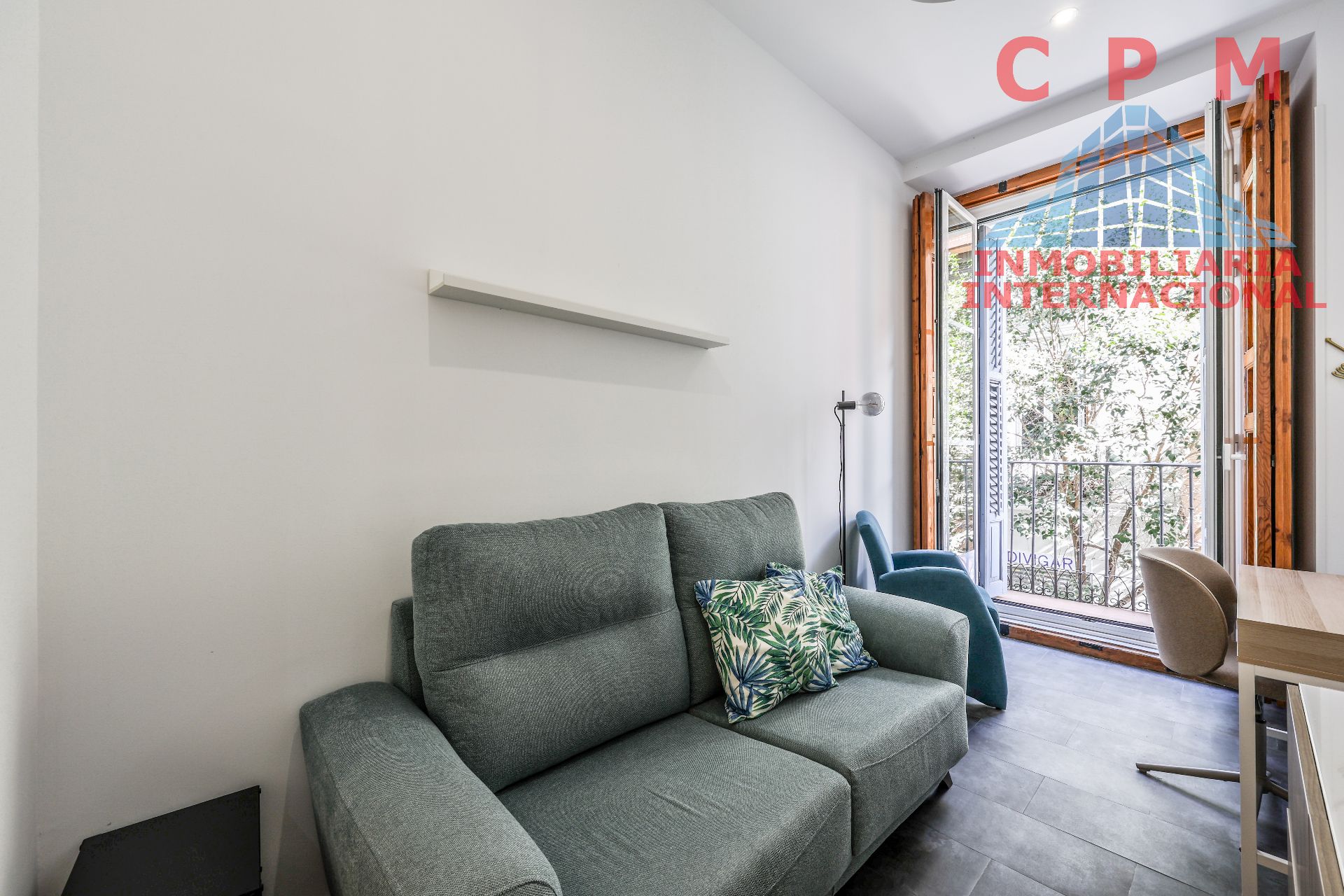 Living room of Flat to rent in  Madrid Capital  with Air Conditioner, Heating and Storage room