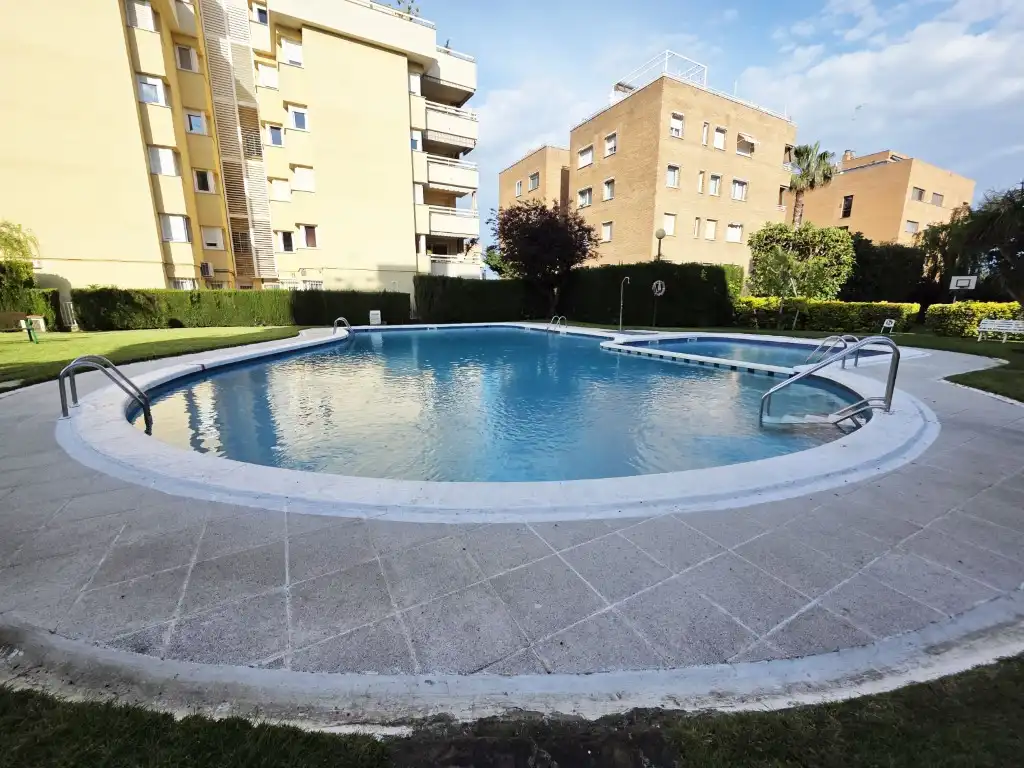 Schwimmbecken von Wohnungen zur Miete in Vilassar de Mar