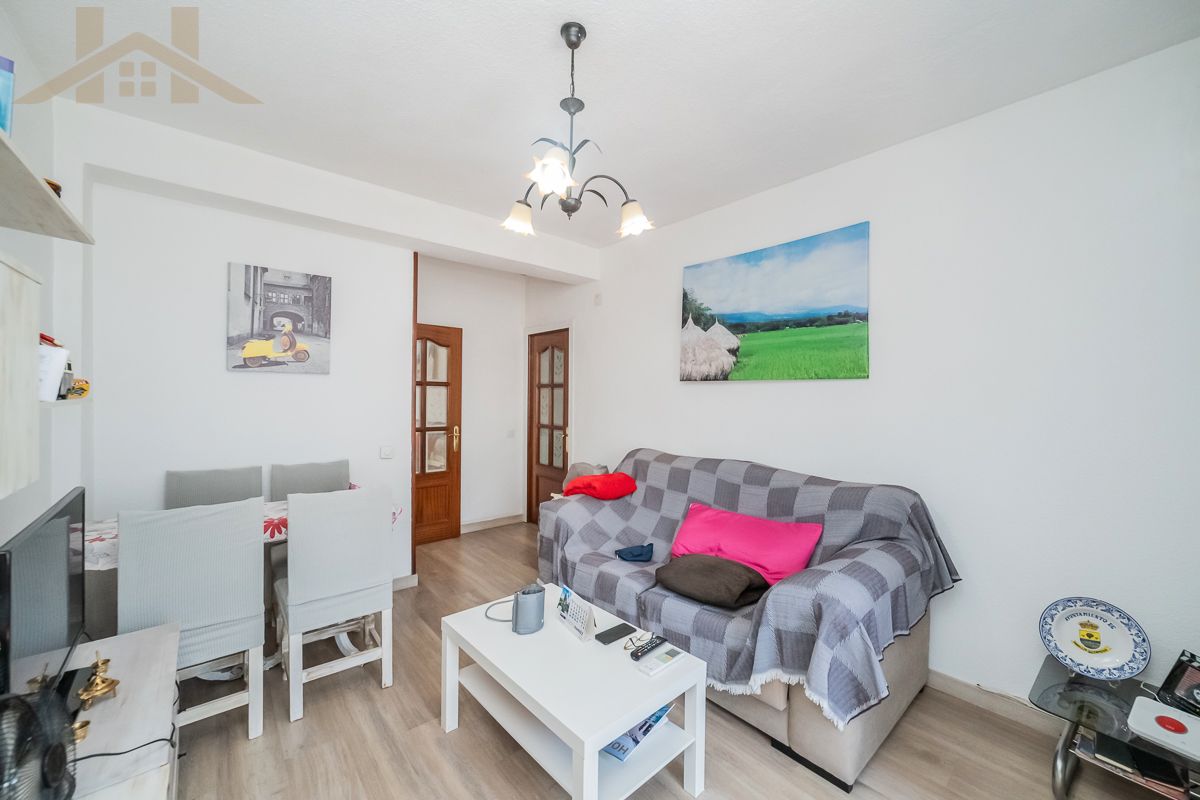Living room of Flat for sale in Moraleja de Enmedio  with Air Conditioner