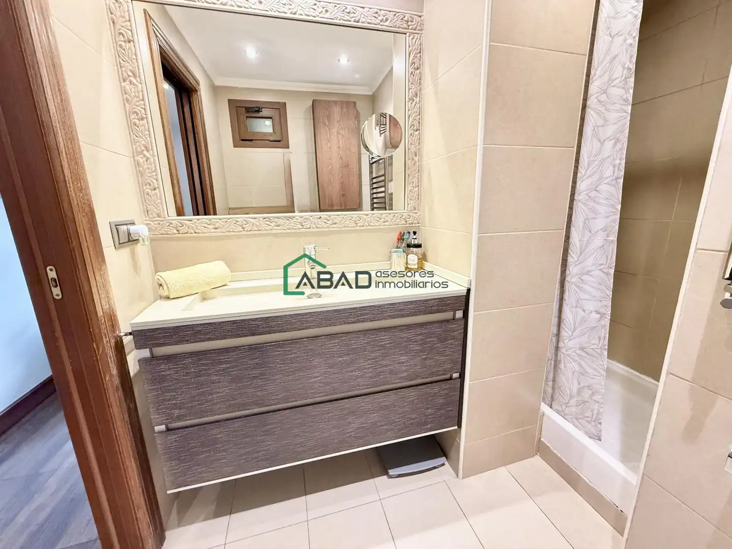 Baño de Piso en venta en Bilbao  con Calefacción y Amueblado