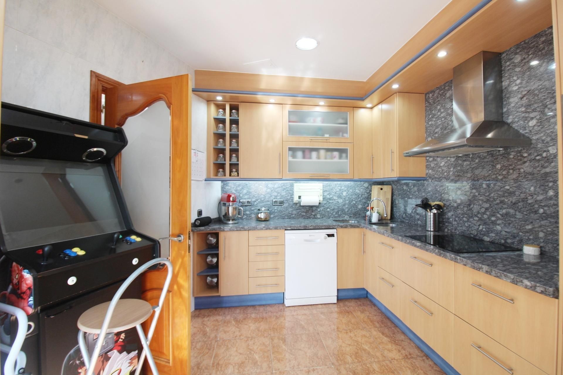 Kitchen of Flat for sale in El Vendrell  with Heating, Terrace and Storage room