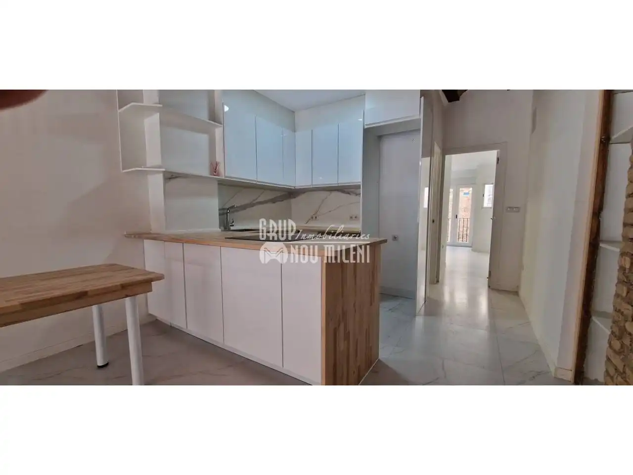 Flat with terrace to rent in Calle DOCTOR MONTSERRAT