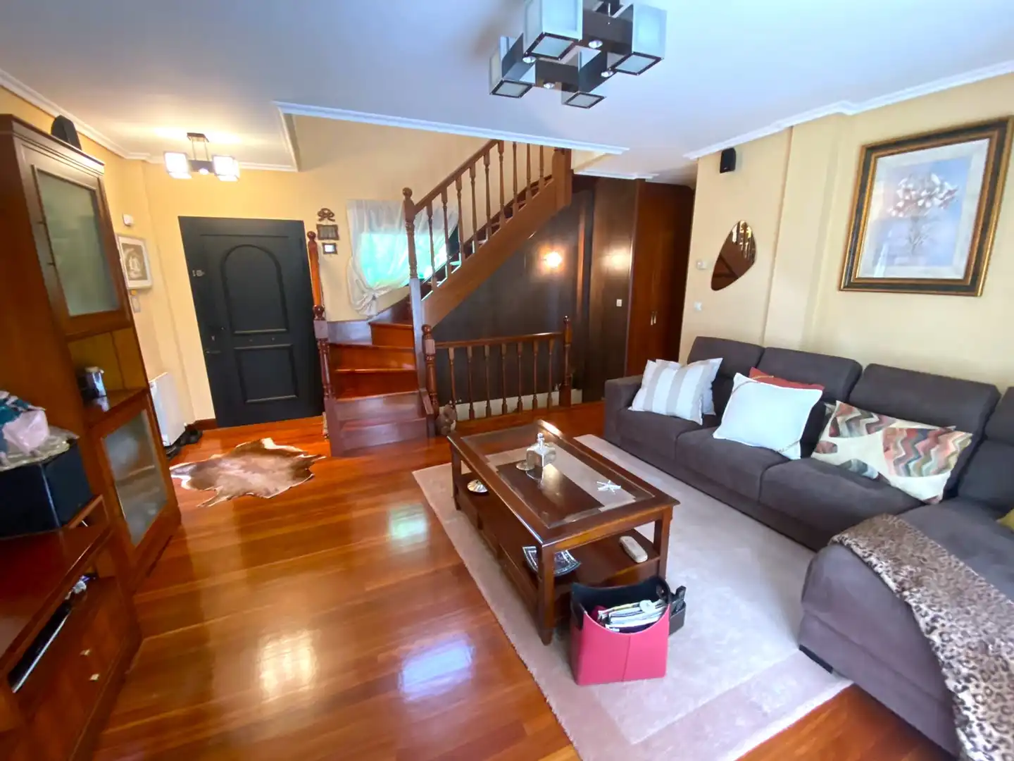 Living room of Houses for sale in Castro-Urdiales  with Heating, Private garden and Parquet flooring