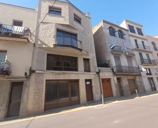 Vista exterior de Casa adosada en venda en Arbeca amb Terrassa i Balcó