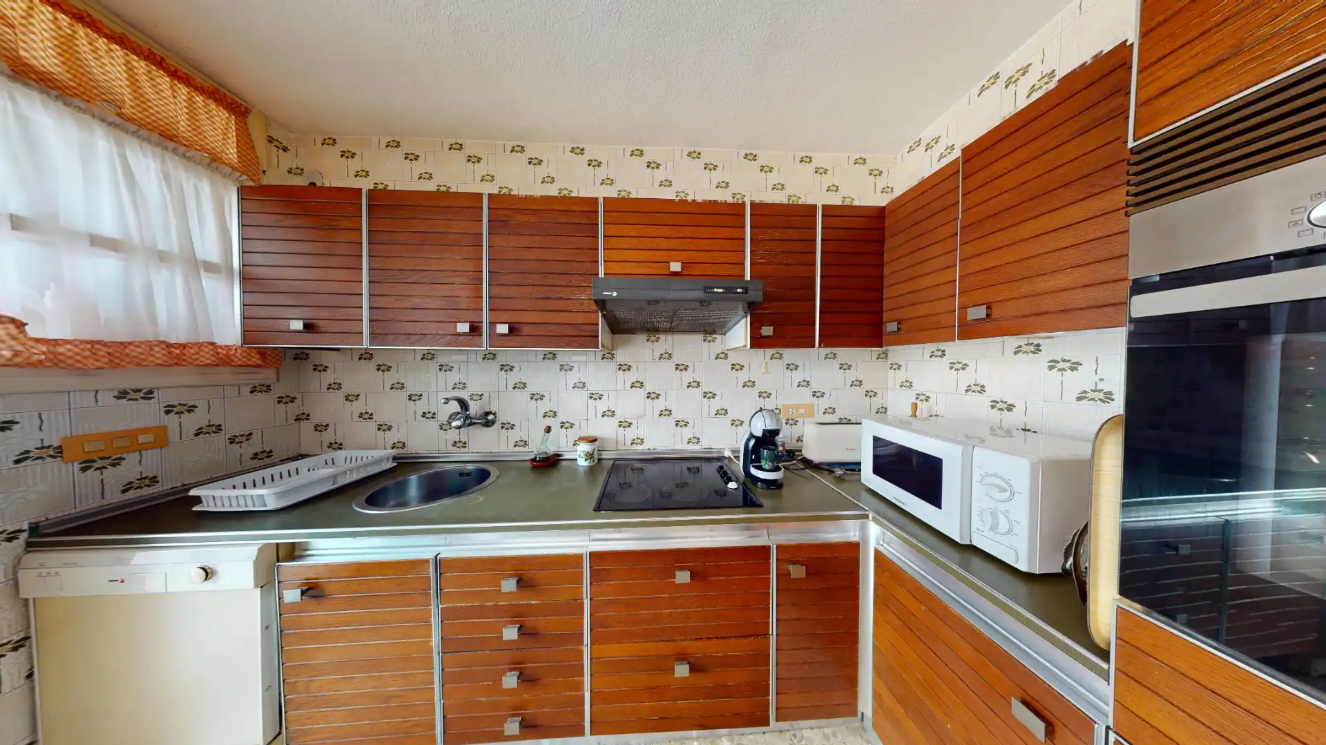 Cocina de Casa o chalet en venta en Alicante / Alacant con Aire acondicionado, Jardín privado y Terraza